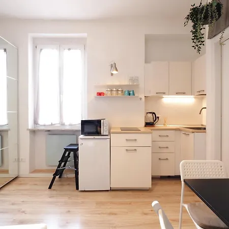 Appartamento Primopiano - Meda 51 Milano Esterno foto